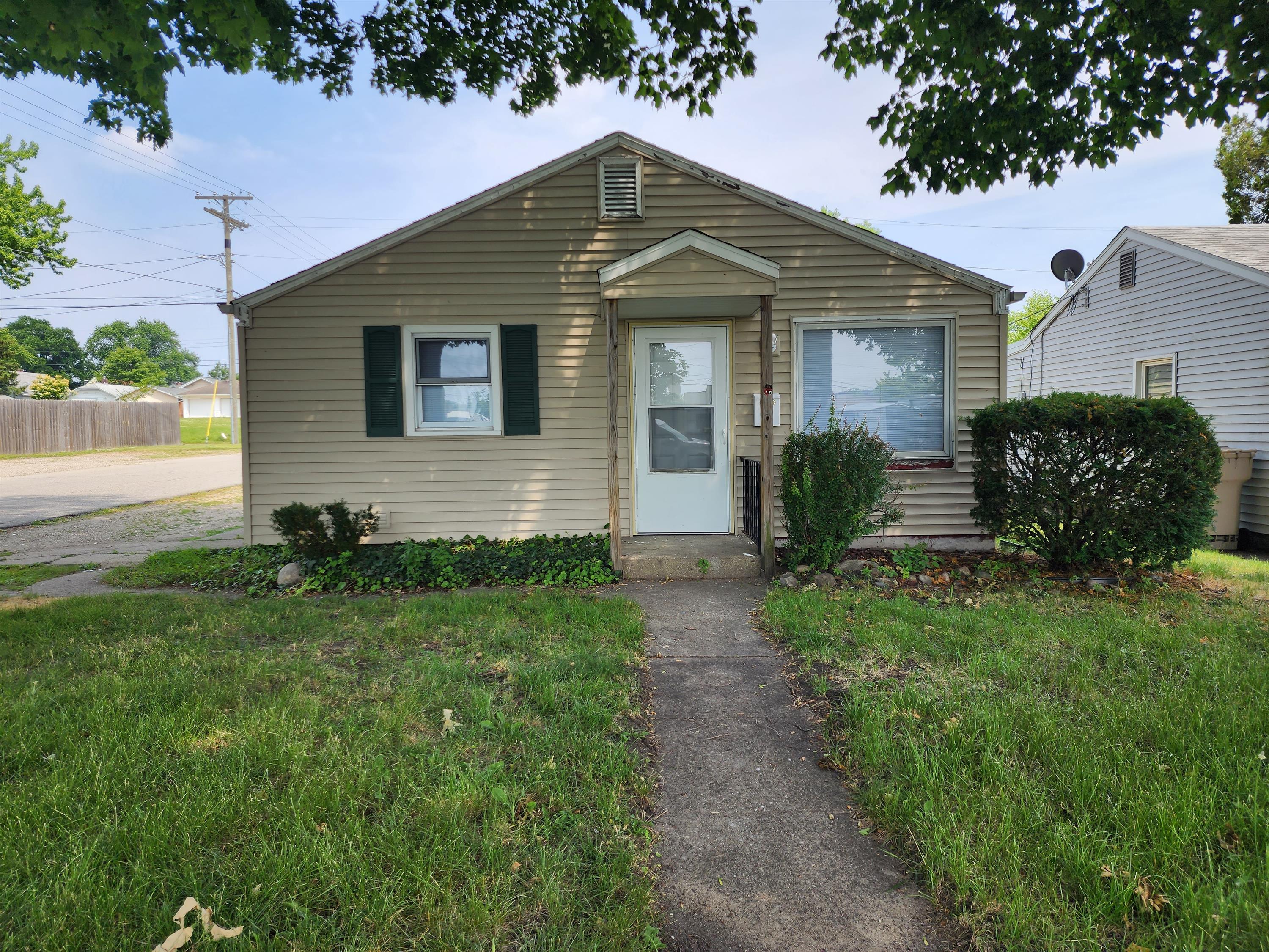 1002 Roberts Street