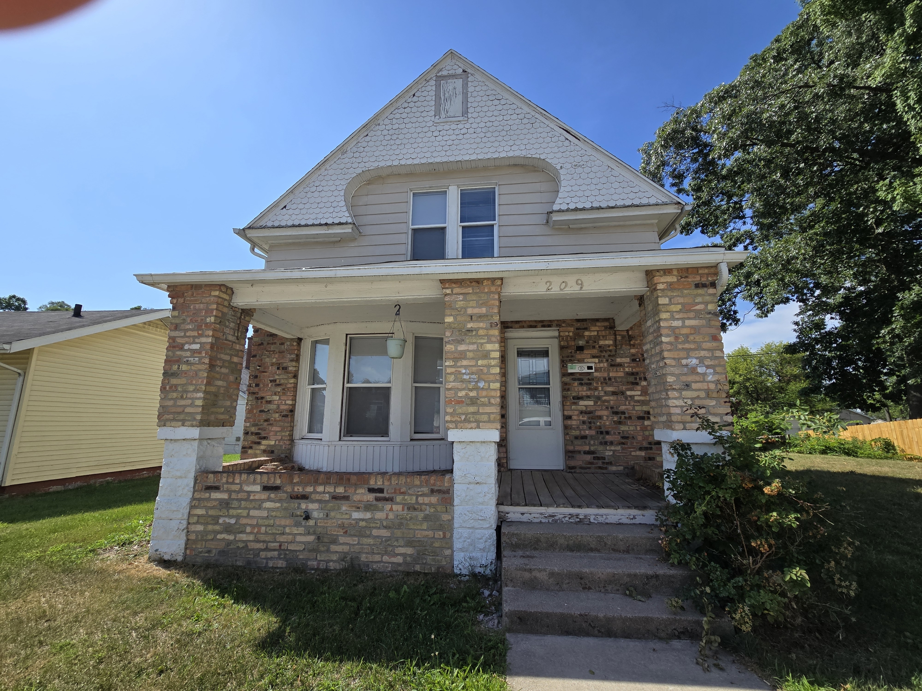 209 West Lawrence Street